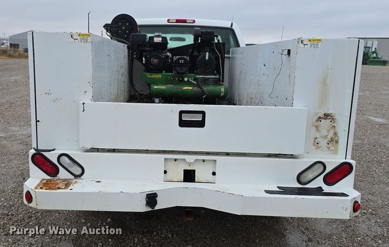 image for item DW3976 2006 Chevrolet Silverado 2500HD utility bed pickup truck