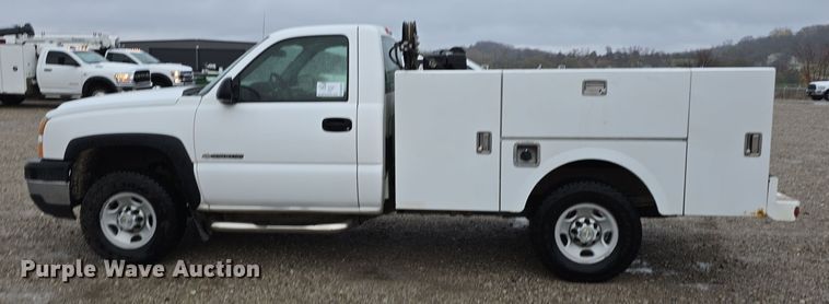 image for item DW3976 2006 Chevrolet Silverado 2500HD utility bed pickup truck