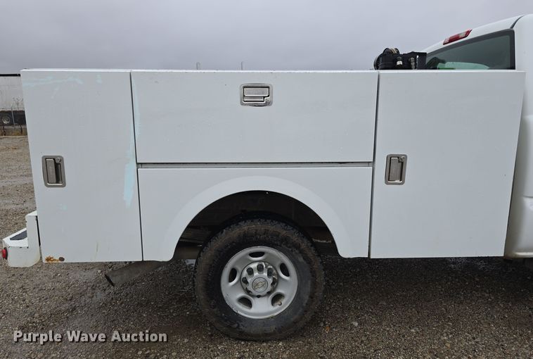 image for item DW3976 2006 Chevrolet Silverado 2500HD utility bed pickup truck