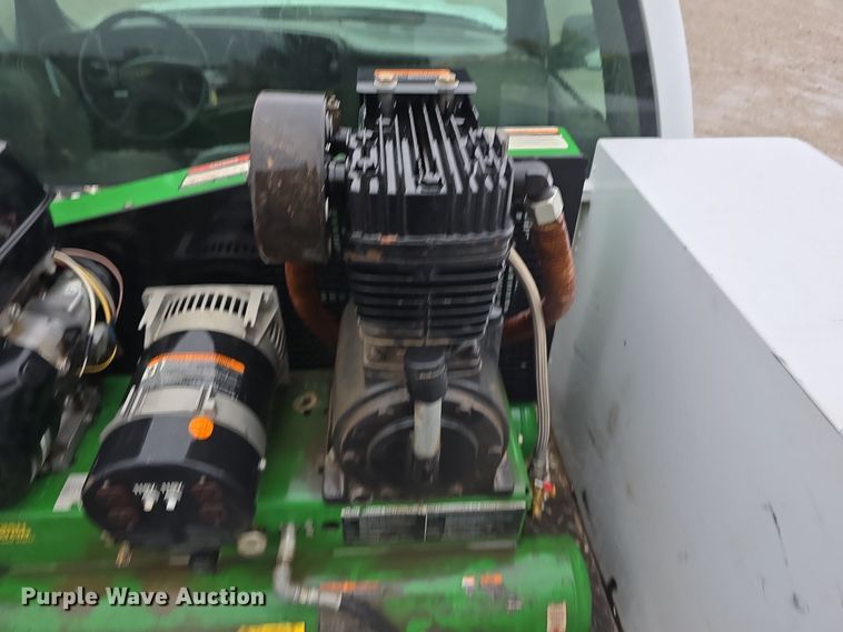 image for item DW3976 2006 Chevrolet Silverado 2500HD utility bed pickup truck