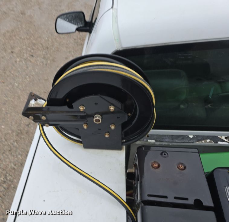 image for item DW3976 2006 Chevrolet Silverado 2500HD utility bed pickup truck