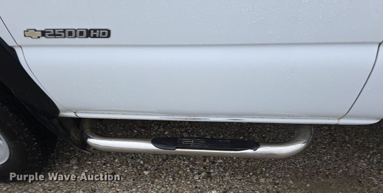 image for item DW3976 2006 Chevrolet Silverado 2500HD utility bed pickup truck