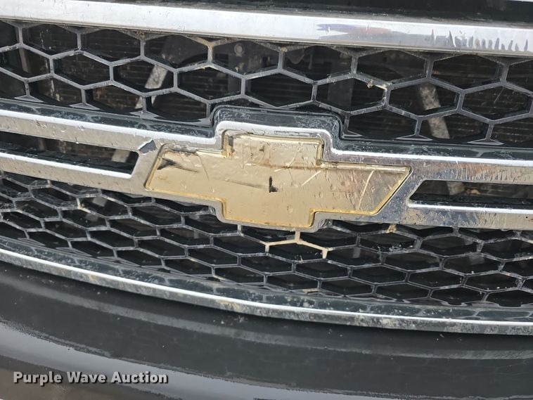 image for item DW3976 2006 Chevrolet Silverado 2500HD utility bed pickup truck