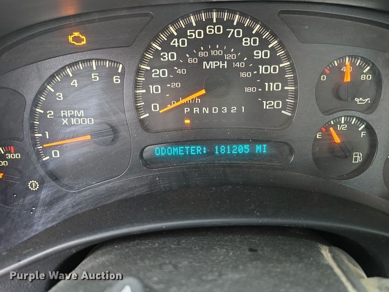 image for item DW3976 2006 Chevrolet Silverado 2500HD utility bed pickup truck