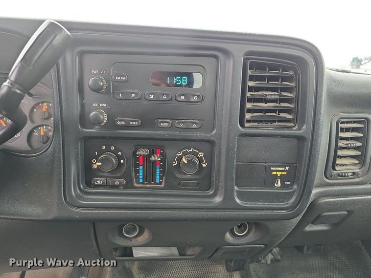 image for item DW3976 2006 Chevrolet Silverado 2500HD utility bed pickup truck