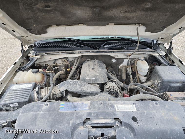 image for item DW3976 2006 Chevrolet Silverado 2500HD utility bed pickup truck