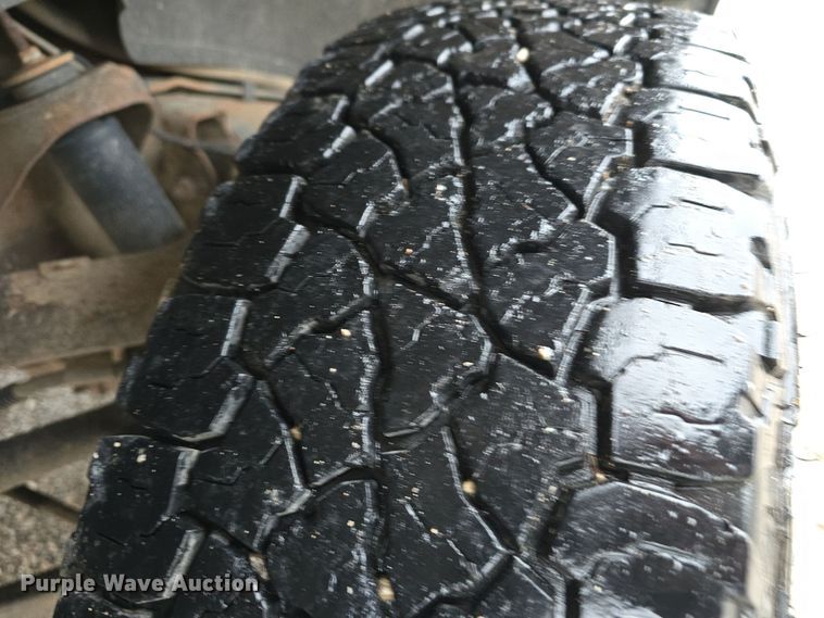 image for item DW3976 2006 Chevrolet Silverado 2500HD utility bed pickup truck