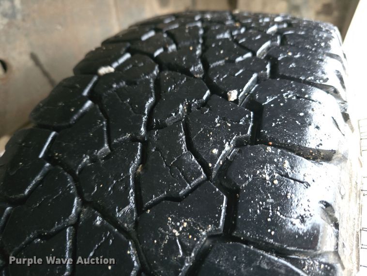 image for item DW3976 2006 Chevrolet Silverado 2500HD utility bed pickup truck