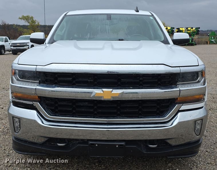image for item DW3977 2018 Chevrolet Silverado 1500 Double Cab pickup truck