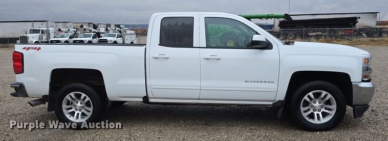 image for item DW3977 2018 Chevrolet Silverado 1500 Double Cab pickup truck