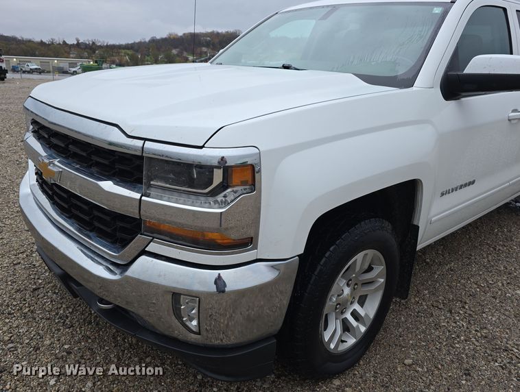 image for item DW3977 2018 Chevrolet Silverado 1500 Double Cab pickup truck