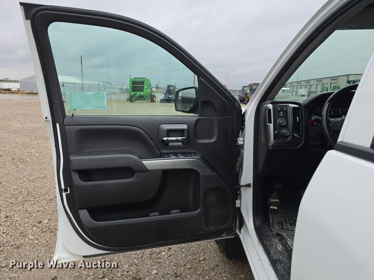 image for item DW3977 2018 Chevrolet Silverado 1500 Double Cab pickup truck