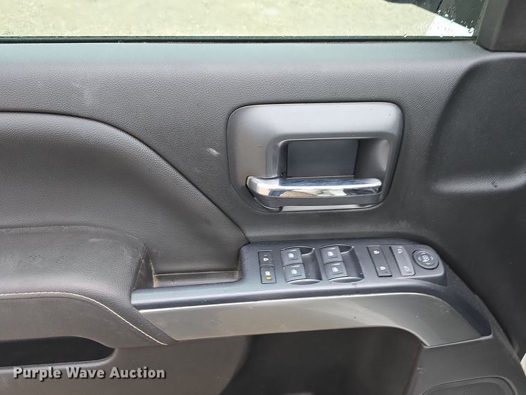 image for item DW3977 2018 Chevrolet Silverado 1500 Double Cab pickup truck