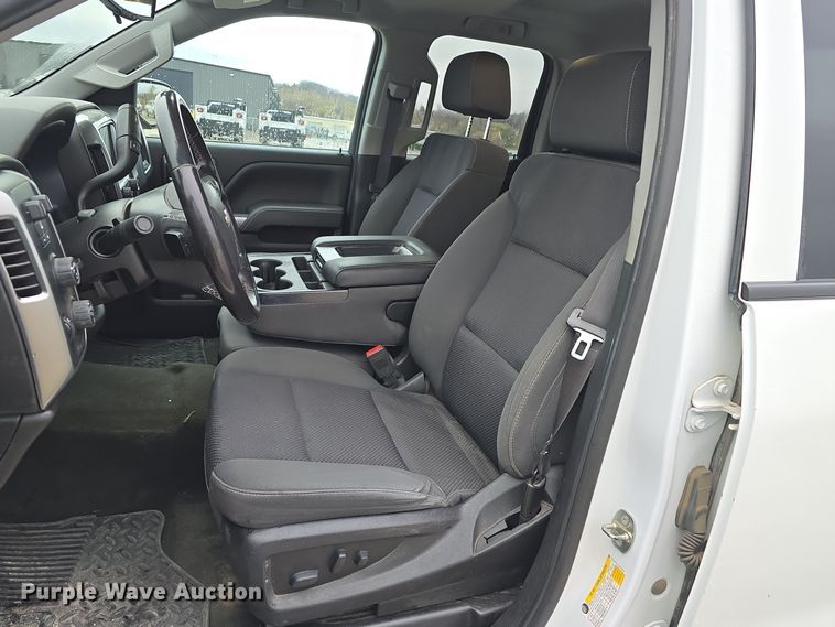 image for item DW3977 2018 Chevrolet Silverado 1500 Double Cab pickup truck