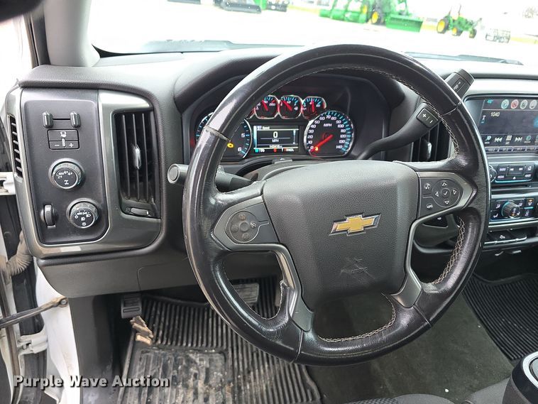 image for item DW3977 2018 Chevrolet Silverado 1500 Double Cab pickup truck