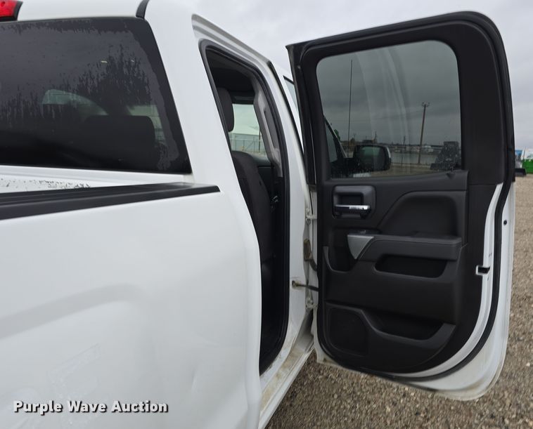 image for item DW3977 2018 Chevrolet Silverado 1500 Double Cab pickup truck