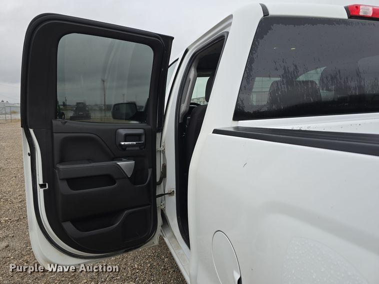 image for item DW3977 2018 Chevrolet Silverado 1500 Double Cab pickup truck