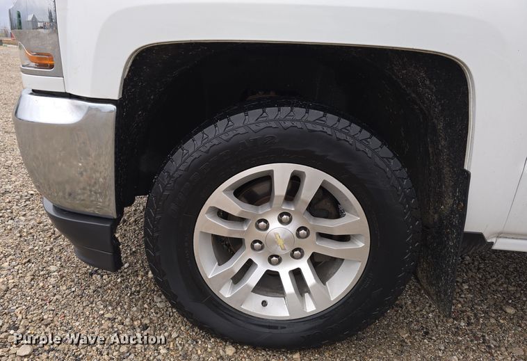 image for item DW3977 2018 Chevrolet Silverado 1500 Double Cab pickup truck