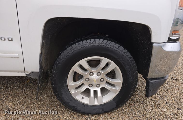 image for item DW3977 2018 Chevrolet Silverado 1500 Double Cab pickup truck