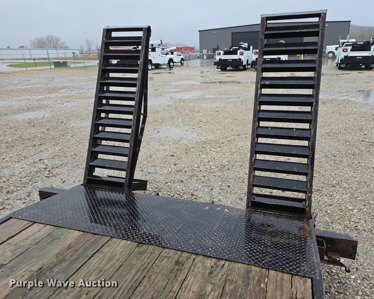 image for item DW3981 2005 Mac-Lander utility trailer