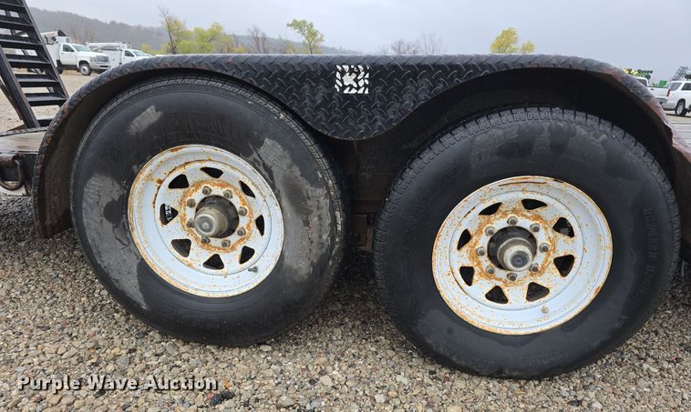 image for item DW3981 2005 Mac-Lander utility trailer