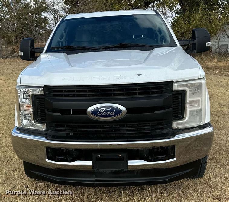 image for item DX3788 2017 Ford F250 Super Duty SuperCab pickup truck