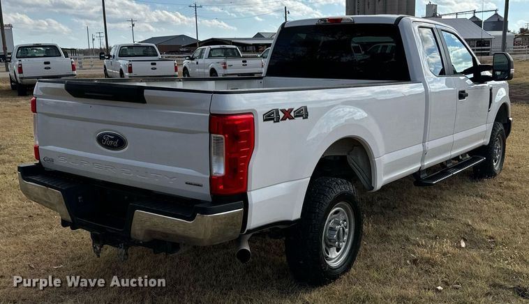 image for item DX3788 2017 Ford F250 Super Duty SuperCab pickup truck