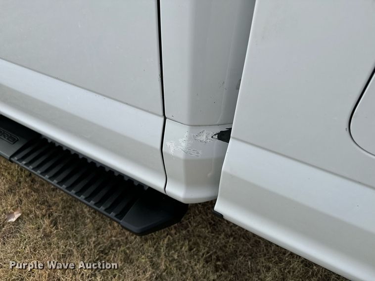 image for item DX3788 2017 Ford F250 Super Duty SuperCab pickup truck