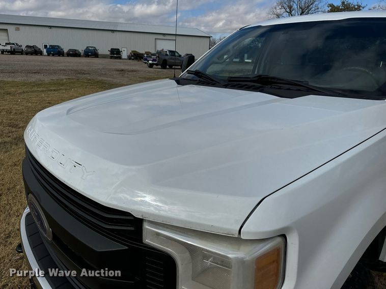 image for item DX3788 2017 Ford F250 Super Duty SuperCab pickup truck