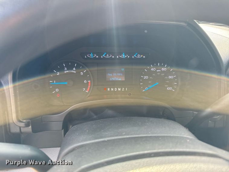 image for item DX3788 2017 Ford F250 Super Duty SuperCab pickup truck