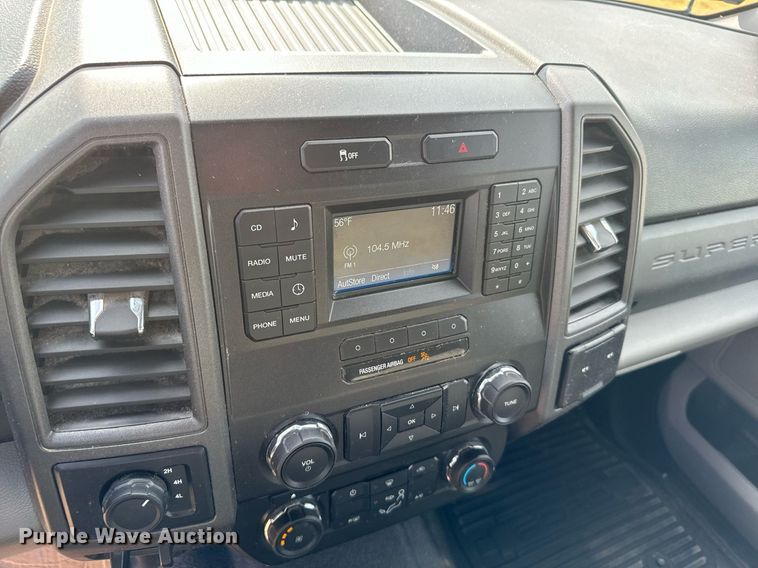 image for item DX3788 2017 Ford F250 Super Duty SuperCab pickup truck