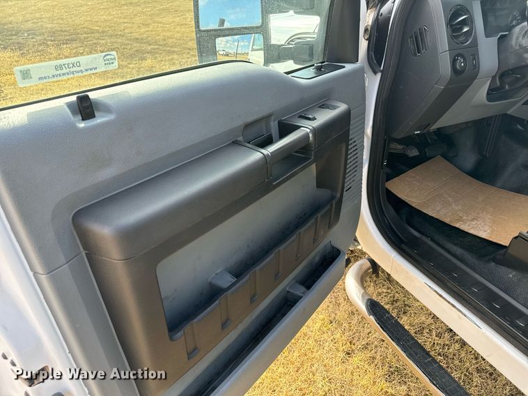 image for item DX3789 2015 Ford F250 Super Duty SuperCab pickup truck