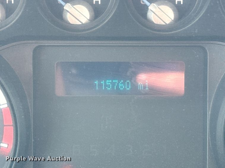 image for item DX3789 2015 Ford F250 Super Duty SuperCab pickup truck