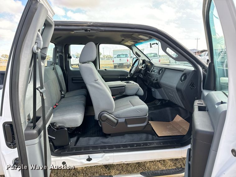 image for item DX3789 2015 Ford F250 Super Duty SuperCab pickup truck