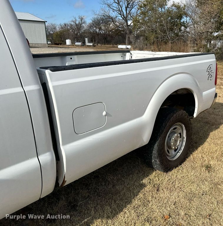 image for item DX3790 2015 Ford F250 Super Duty SuperCab pickup truck