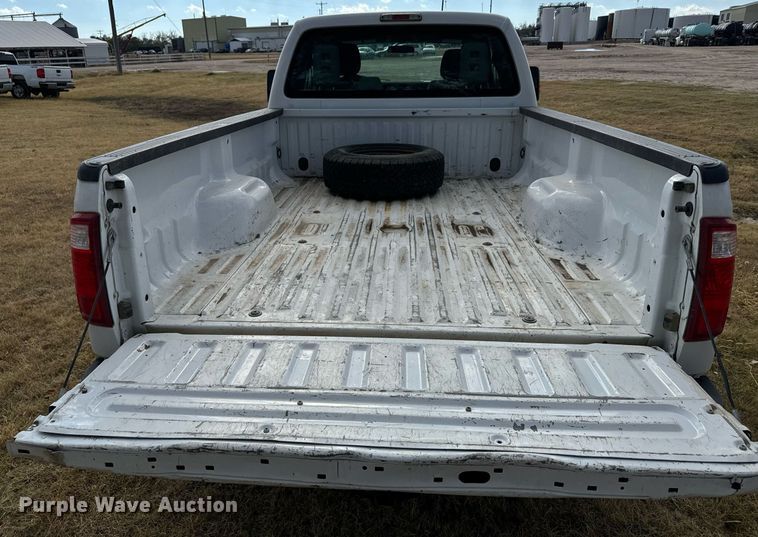 image for item DX3790 2015 Ford F250 Super Duty SuperCab pickup truck