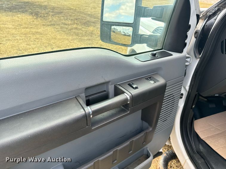 image for item DX3790 2015 Ford F250 Super Duty SuperCab pickup truck