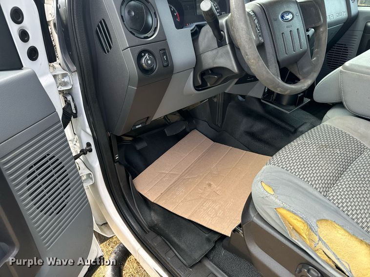 image for item DX3790 2015 Ford F250 Super Duty SuperCab pickup truck