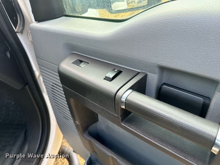 image for item DX3790 2015 Ford F250 Super Duty SuperCab pickup truck