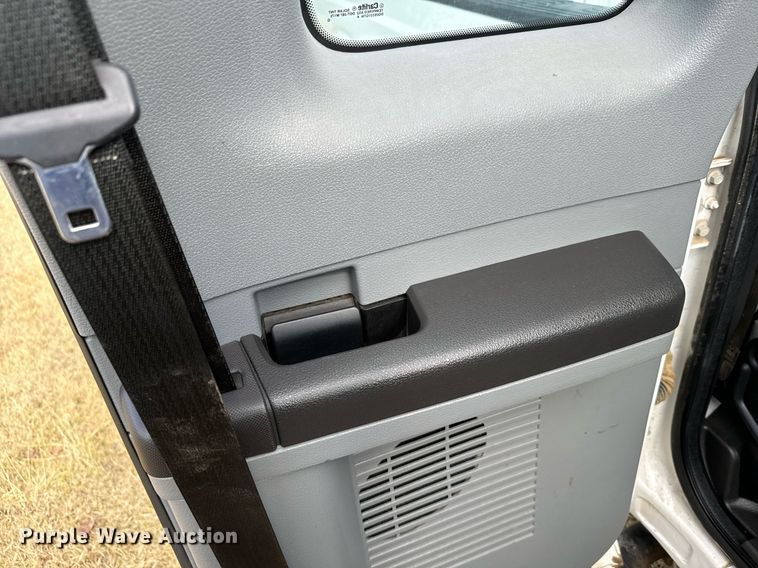 image for item DX3790 2015 Ford F250 Super Duty SuperCab pickup truck