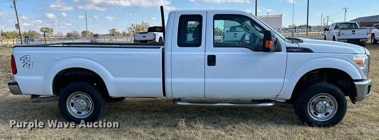 image for item DX3791 2016 Ford F250 Super Duty SuperCab pickup truck