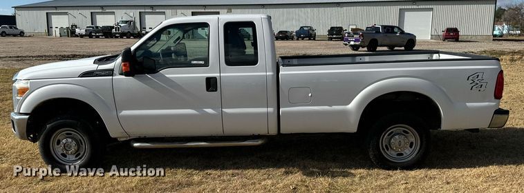 image for item DX3791 2016 Ford F250 Super Duty SuperCab pickup truck