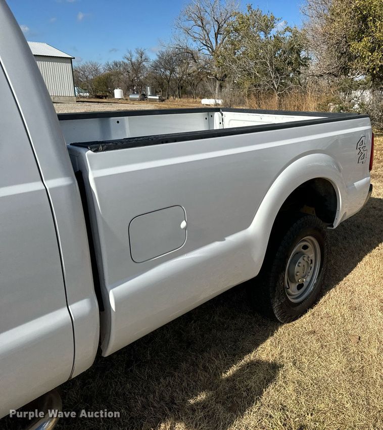 image for item DX3791 2016 Ford F250 Super Duty SuperCab pickup truck