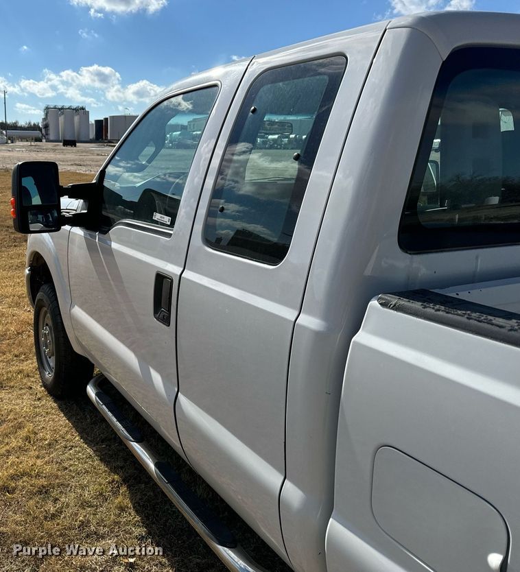 image for item DX3791 2016 Ford F250 Super Duty SuperCab pickup truck