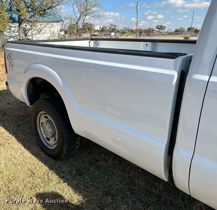 image for item DX3791 2016 Ford F250 Super Duty SuperCab pickup truck