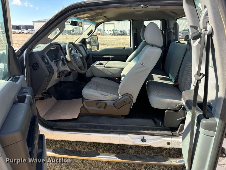 image for item DX3791 2016 Ford F250 Super Duty SuperCab pickup truck