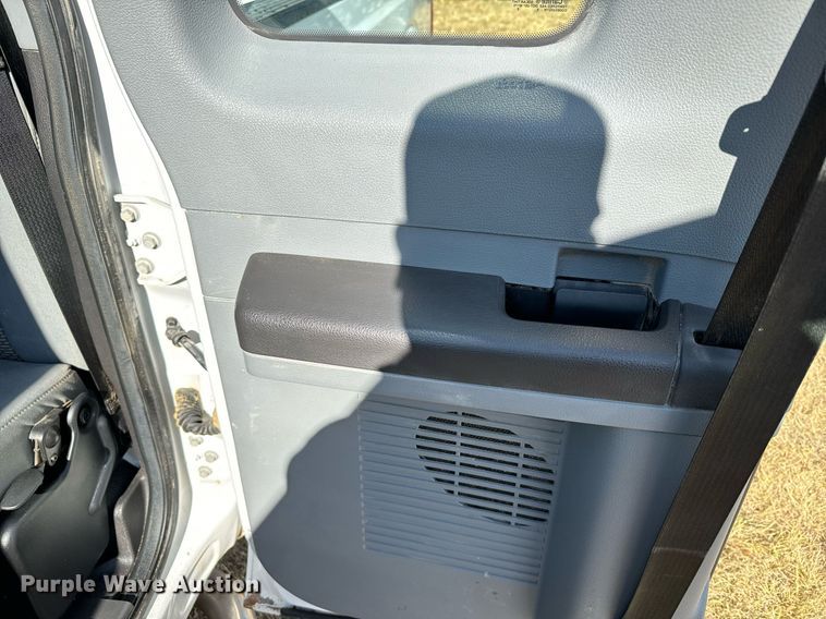 image for item DX3791 2016 Ford F250 Super Duty SuperCab pickup truck