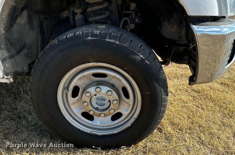 image for item DX3791 2016 Ford F250 Super Duty SuperCab pickup truck