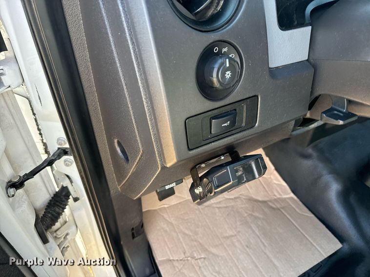 image for item DX3792 2011 Ford F150 SuperCab pickup truck