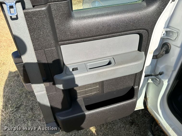 image for item DX3792 2011 Ford F150 SuperCab pickup truck